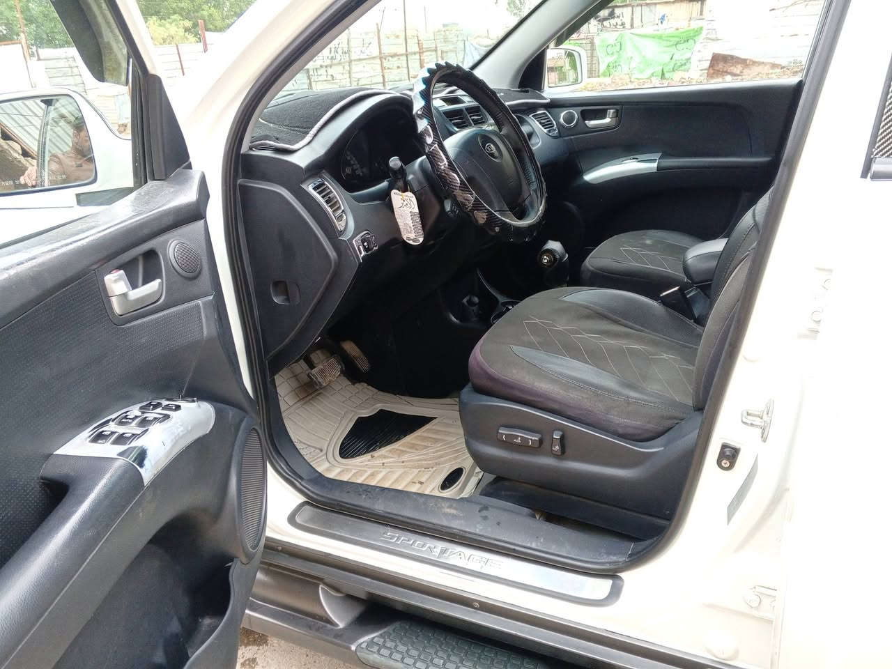 اسلام عليكم كيا سبورتج مكفولة من اي ظربة صبغ بس شبر بلبنيد اثر شخط مئشر عليهة للبيع مديل ٢٠١٠ رقم بغداد فول مواصفات محرك ٢٠٠٠ كير تبريد تدفئة مكفولات السعر ١٢٢ عنوان بغداد تصال *********** علمن السيارة مزودة بمنظومة غاز سيارة جديدة بمعنة الكلام مال جني
