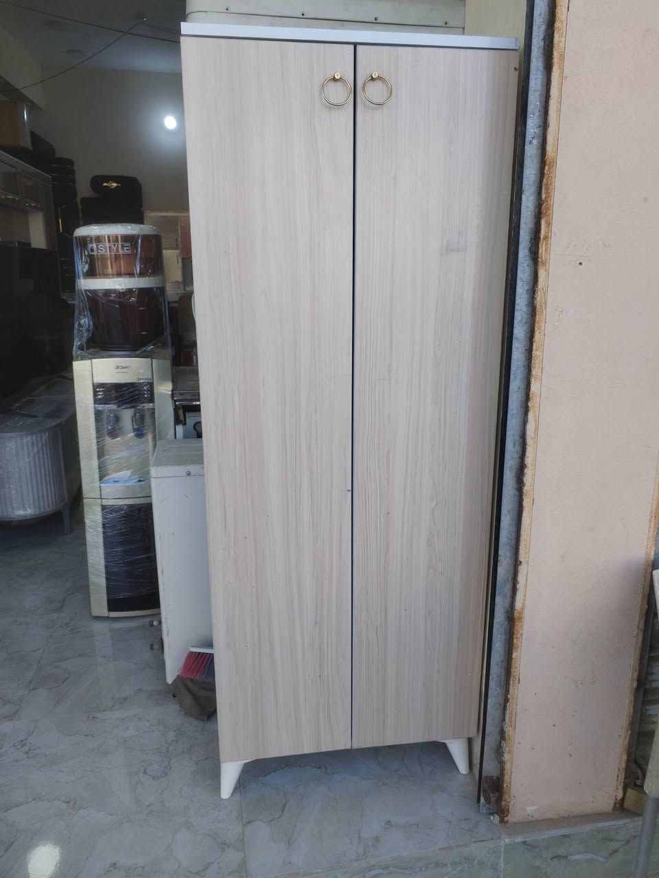 أهلن بكم زبائننا الكرام الان متوفر جميع اللاثاث المنزلي الجديد والمستخدم العنوان واسط نعمانيه شارع جعفر الطيار مقابل معرض أبو نور للسيراميك اي استفسار مراسلة الصفحة او الاتصال على الرقم *********** /***********
