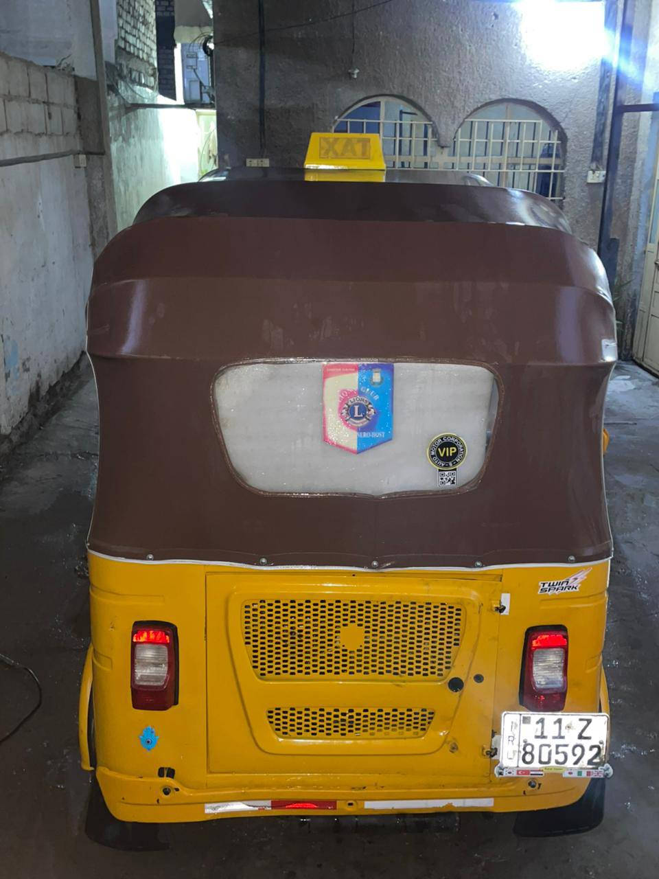 السلام عليكم تكتك للبيع موديل 21  شهر 12رقم سنوية بسمي بغداد  تكتك خير من الله تكتك أي نقص مابيهة تكتك معمرة وصبوغة عام تكتك بيهة ضربة بل لغد بصيطة لل تواصل رقم  الهاتف ***********
