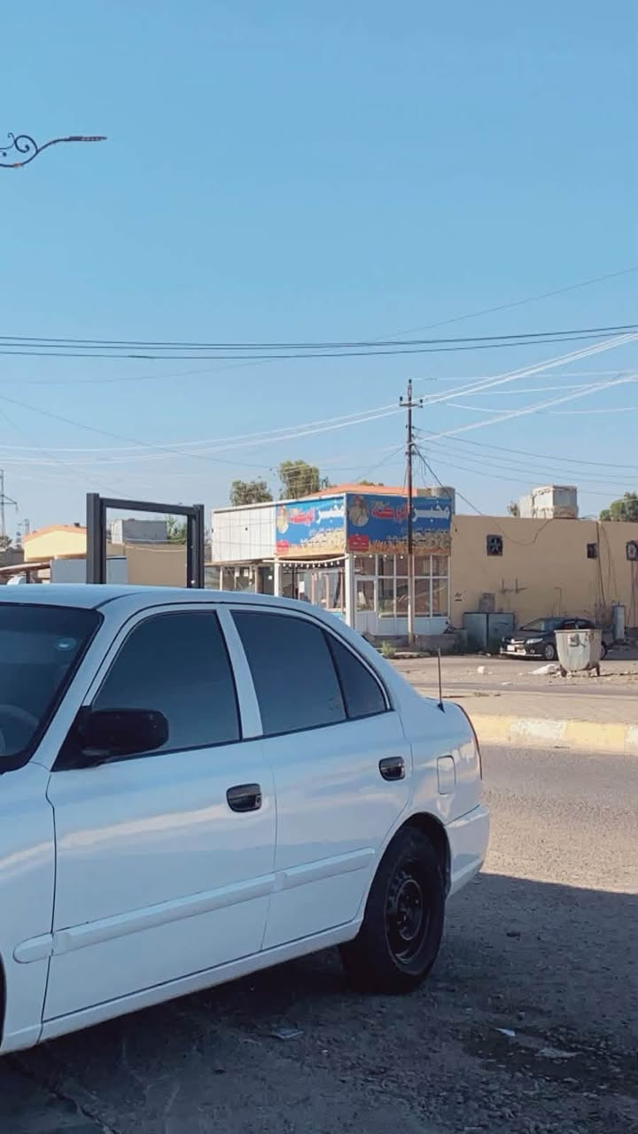 السلام عليكم هونداي فيرنا الفين ١٠ محرك بيه بدايه صرفيه كير شرط تبريد ثلج صدر نص عمر كير عادي رقم أربيل تحويل مباشر غرامات صفر السعر ٥٠ بيها مجال ه *********** او مراوس بكامري بكورلا وفرق انطي
