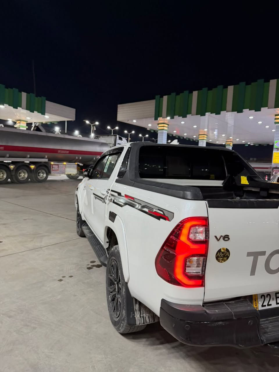 سلام عليكم 
سياره بيكم تويوتا هايلوكس GR 
موديل 2023
فول مواصفات 5 كامرات 
مري شفط كشنات جلد كشنات كهرباء
شاشه تحكم ستيرن حساسات أمامي و خلفي 6 سلندر 2 قطع تبريد 
رقم شمالي ماشية 60
مكان السيارة بغداد البلديات 
رقم ***********
السعر 380 وبيه مجال 
بيه بنيد نصه صبغ باقي كفاله
