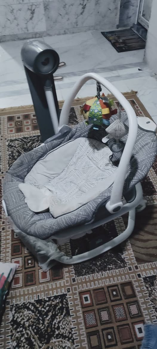 كاروك هزاز مع بايسك احجم 12 للبيع ***********
