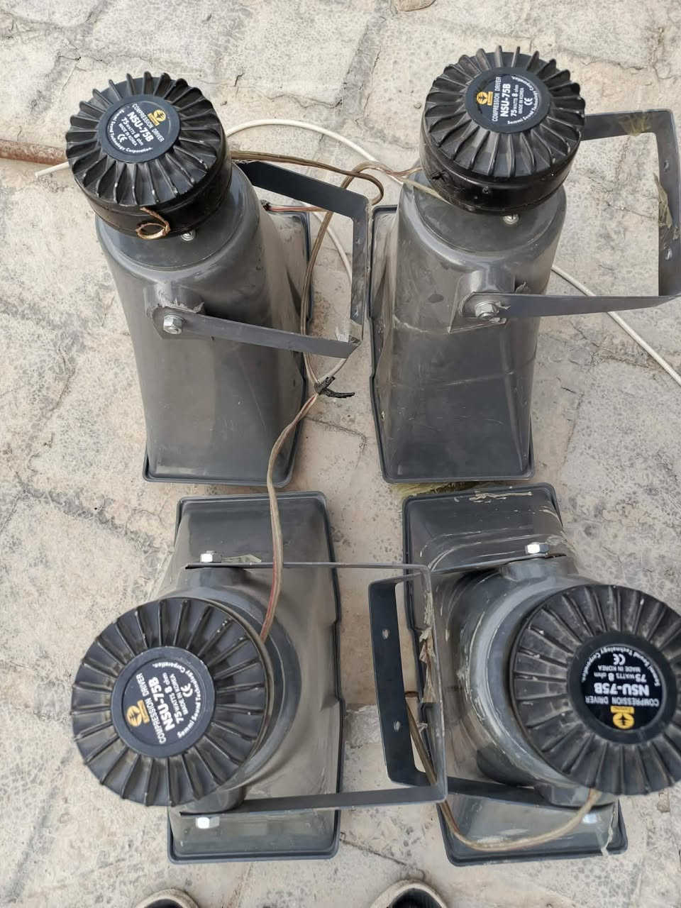 سماعات زوج مونتربو 12 انج اصلي للبيع
بوق عدد 4 للبيع 
استخدام فقط 10 ايام من محرم 
البوق ب250
والسماعات ب250
والشراي بيهن مجال قليل 
مكاني بابل


**إذا كنت صاحب هذا الإعلان وتريد حذفه لأي سبب، رجاءا أرسل رسالة إلى الدعم الفني**