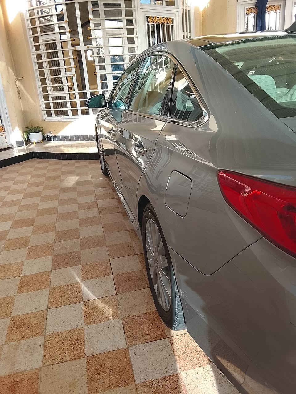 سلام عليكم سوناتا لمتد 2015 وارد امريكي حادثه جاملغ وبنيد بدون دواخل وبيها باب الصدر  مبدله فقط ليبل واحد مكينه 2400 كير حداديه جاهزه تبريد ثلج تدفئه شغاله رقم بغداد بسمي مواصفات لمتد بنراما كشنات 2 كهرباء تبريد وتدفئه شاشه كامره بلادي دمامات بلاديه نضام اسبورت دبل اكزوز تحكم ستيرن ويل 17 بلادي رادار جانبي بردات خلفيه بلادي مانع انزلاق لدات اماميه 3 بصمات تبريد قطعتين
السعر 127 وبيه مجال 
*********** // ***********
