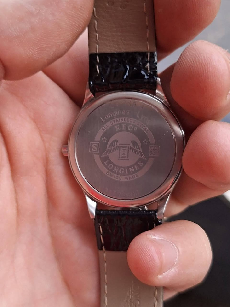 ساعة Longines Lyre (لونجين ليرا)، وهي جزء من مجموعة "Les Grandes Classiques de Longines" السويسرية العريقة. تتميز بتصميم كلاسيكي بسيط مستوحى من شكل آلة القيثارة (Lyre) ..خااص.حبي .


**إذا كنت صاحب هذا الإعلان وتريد حذفه لأي سبب، رجاءا أرسل رسالة إلى الدعم الفني**