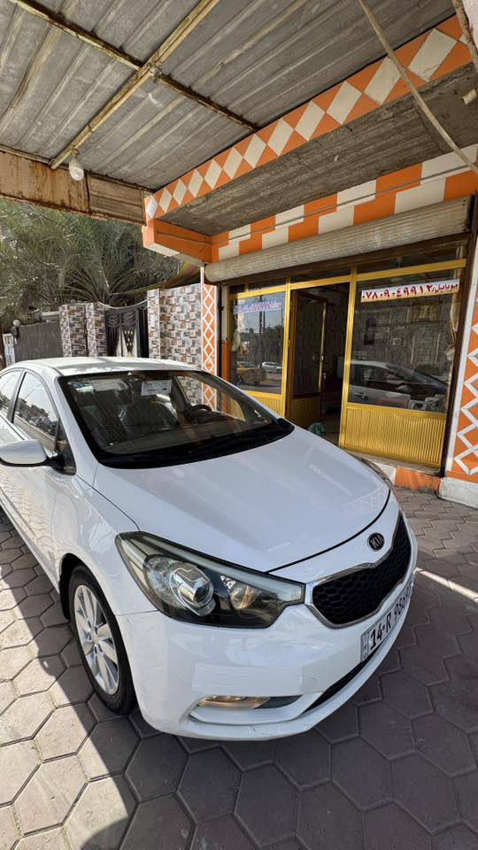 السلام عليكم كيا سيراتو 2015 رقم بصرة نكليزي هزة وسنوية جدد  خليجي كفاله عامه ما عدا كارت شبر جوه قبق البانزين الباقي كفاله عامه ضربه وصبغ وتبديل وفتح وبارد ماشيا170 محرك1600 ما مفتوح سياره جاهزه لاخير تبريد ثلج  السعر 128  بيها مجال كلش بسيط مكاني ناصرية مركز لستفسار اتصل ***********
