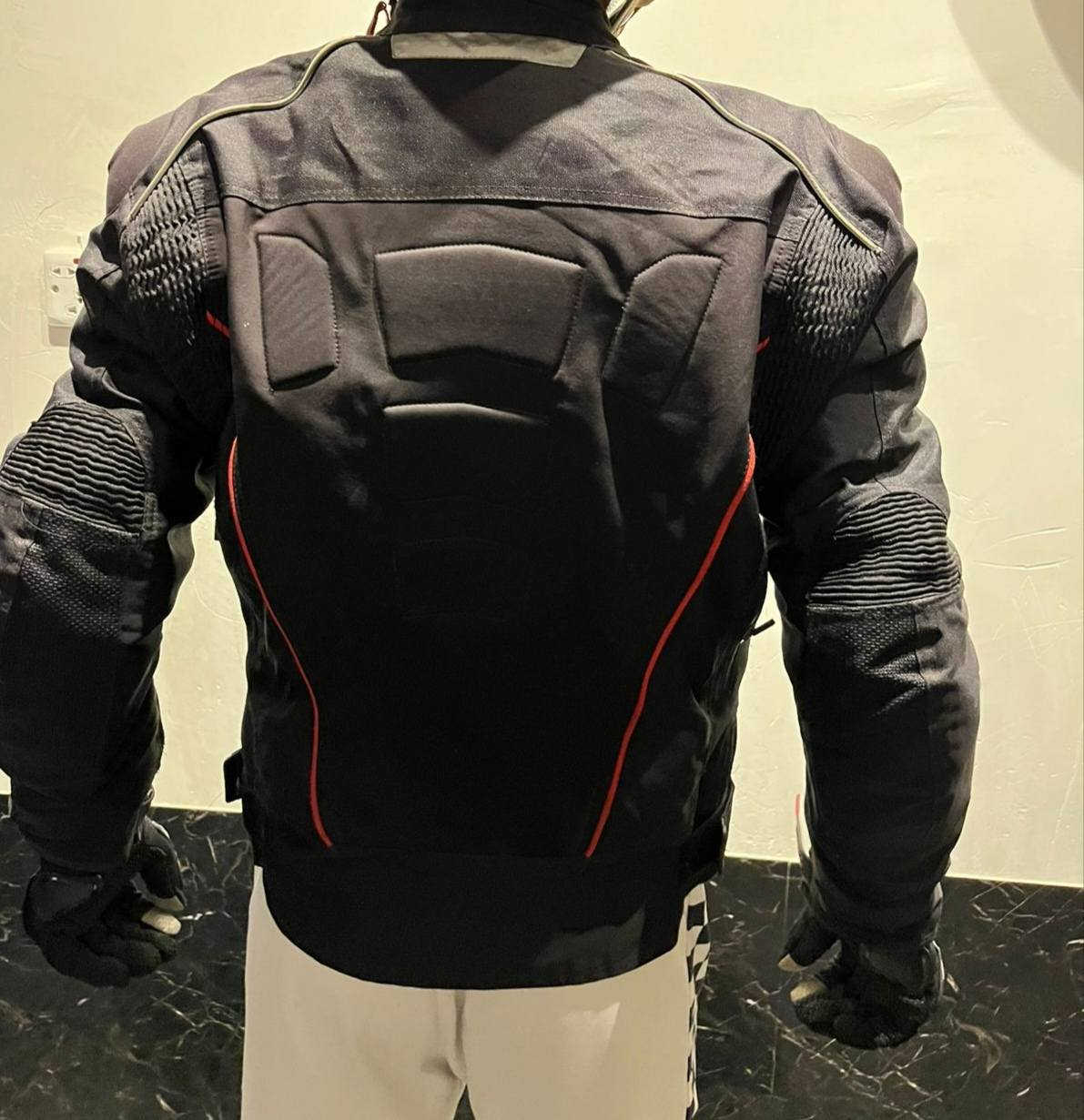 للبيع چاكيت  سيفتي  السعر 50
مكاني القاهرة  جامع النداء


**إذا كنت صاحب هذا الإعلان وتريد حذفه لأي سبب، رجاءا أرسل رسالة إلى الدعم الفني**