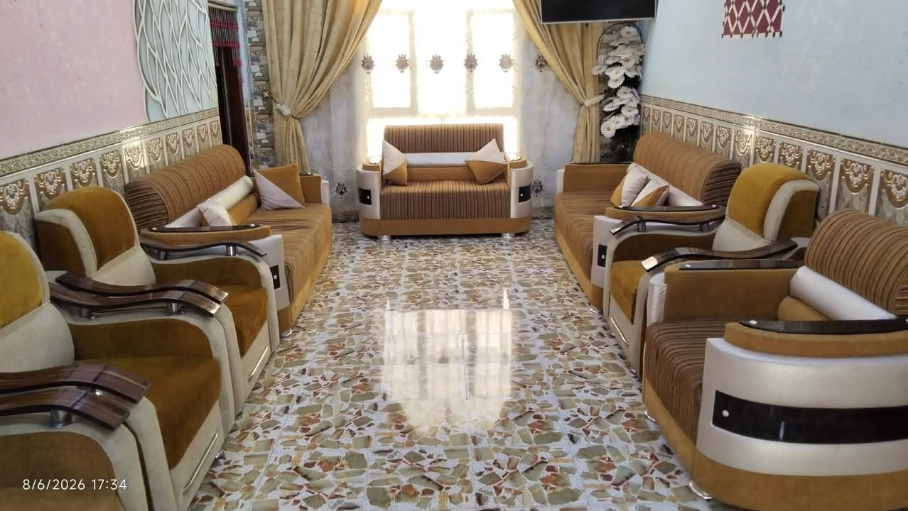 السلام عليكم
تخم للبيع عدد 14 مقعد بعده نضيف
عنوان الديوانية دغاره سعر 450 وبي مجال
اتصل على ***********
