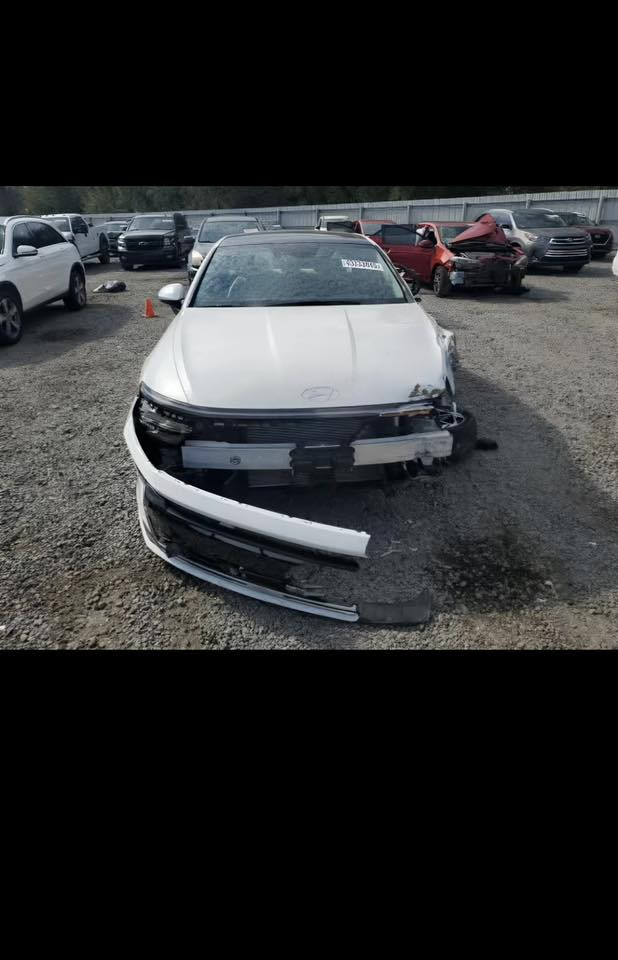 السلام عليكم للبيع فقط سوناتا 2024 متوازي السعر 170 ورقه للاتصال ***********
