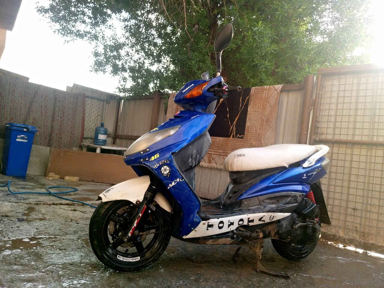 سلام عليكم دراجه سكنس فحل لبيع ياباني شغاله نص نكره سلف وهندر وكهرباءيتها كلها شغاله  كامله وكفراتها بلاديه انضاف ومحركها بلادي نطيف مامفتوحه ابد بلاديه ناعمه خرسه ماينسمعلها صوت شلعه ومعدل خير من الله وتأيراتها جدد جاهزه جديده  السعر375. بيها مجال لشراي رقمي *********** متواجد وتساب ورصيد مكاني بشارع فلسطين
