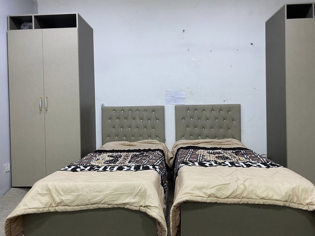 دووتاقمی گەنجان دەستكردوپاك وبێ عەیب
٨ پارچە دوسیسەم دوو كانتۆر دووكۆمەدی ڕەفەو مێزی تیڤی كامل لە سلێمانی نرخی ٤٠٠ هەزار 

پێكەوە دەفرۆشرێ هیچی بەجیا نافرۆشم


**إذا كنت صاحب هذا الإعلان وتريد حذفه لأي سبب، رجاءا أرسل رسالة إلى الدعم الفني**