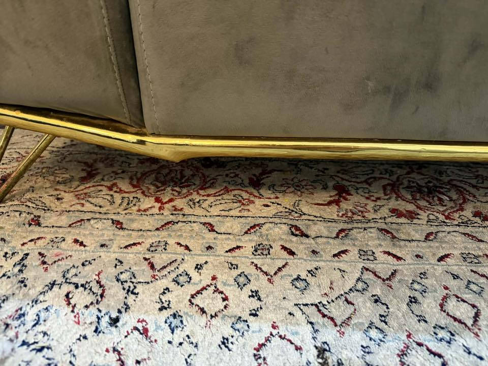 تخم ٧ مقاعد 
سعر ٢٢٥

0780 490 6979
