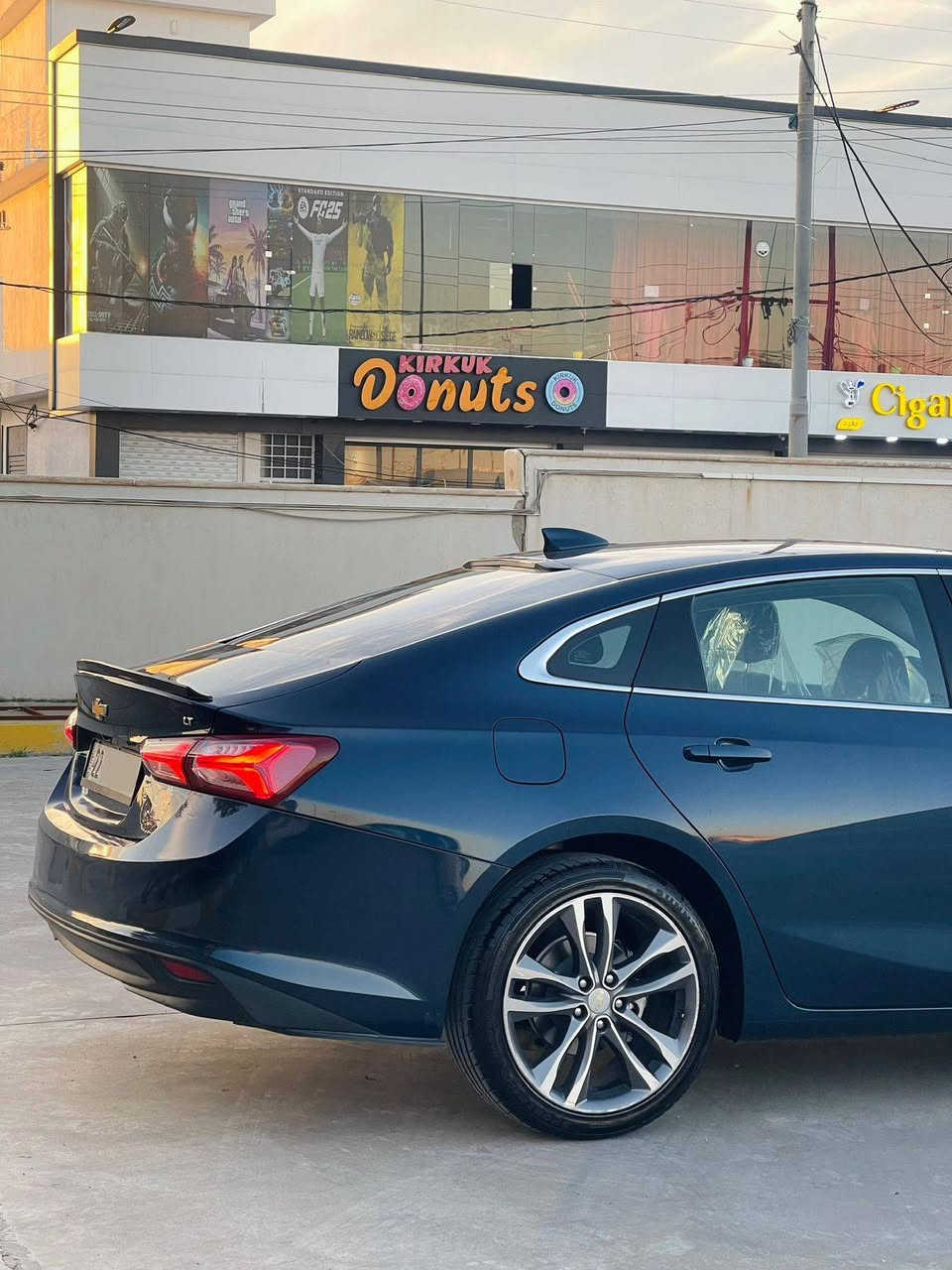 ماليبو 2022 بدون حادث صور حادث مرفق بالمنشور و راديتر بلادي بشرط
مواصفات lt و عليها ويل و تايرات مال premer
لون كلش مميز و حلو رقم اربيل و سياره فقط بيها شبرين صبغ جوه رقم الخلفي (ربع صندوك) حتى دعاميه بلاديه بدون اي دواخل ڤيديو موجود دزلي رساله بالواتساب ادزلك ڤيديو كامل لسياره 

هاند بريك بصمة , شاشة جبيره كاربلي , خريطه عراق , تبريد منفصل سايق و الراكب , كشنات امامي هيتر و كهربائي , تبريد مقسوره الخلفية , شغال بالكونترول , بصمة ابواب و بصمة تشغيل , ويل مال پريمر , تايراته كلش جديده , تاخم صدر كله جديده و مابي ربع مصروف , عليها سبويلر خلفي , بگ لايت ليد ,عليها منضومة لايتات جديده , تحديد سرعه , تحكم ستيرن جهتين , رقم اربيل و جديد سنويته لحد ٢٠٣٠ و تحويل مباشر , سياره تاخذه و متصرف عليها ربع دينار , عليها كاعيات اصلي و دواخله كلش نضيفه ماشي ٧٠ الف 
ارباك ستيرن طاك دشبول مطاك 

سعره ١٢٥$ و مجال بسيط عنوان كركوك 
*********** & *********** كركوك, العراق
