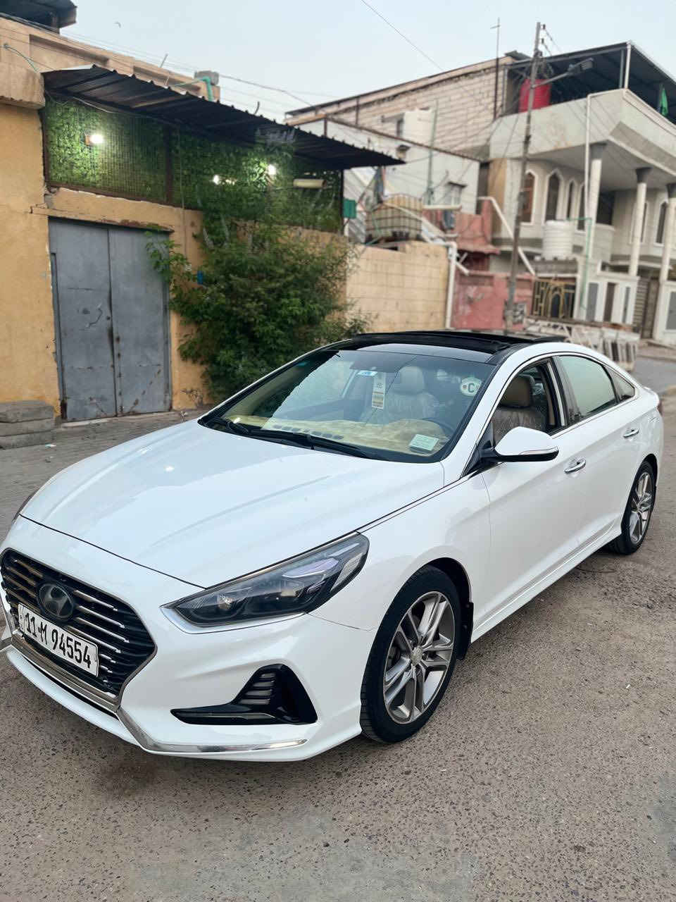 السلام عليكم 
سوناتا وراد خليجي 2018
مكينه2400دوش
وكما موضح امامكم 
العنوان / البصرة/البصرة القديمة
السعر 150 وبيها مجال
للاسفسار 

***********
