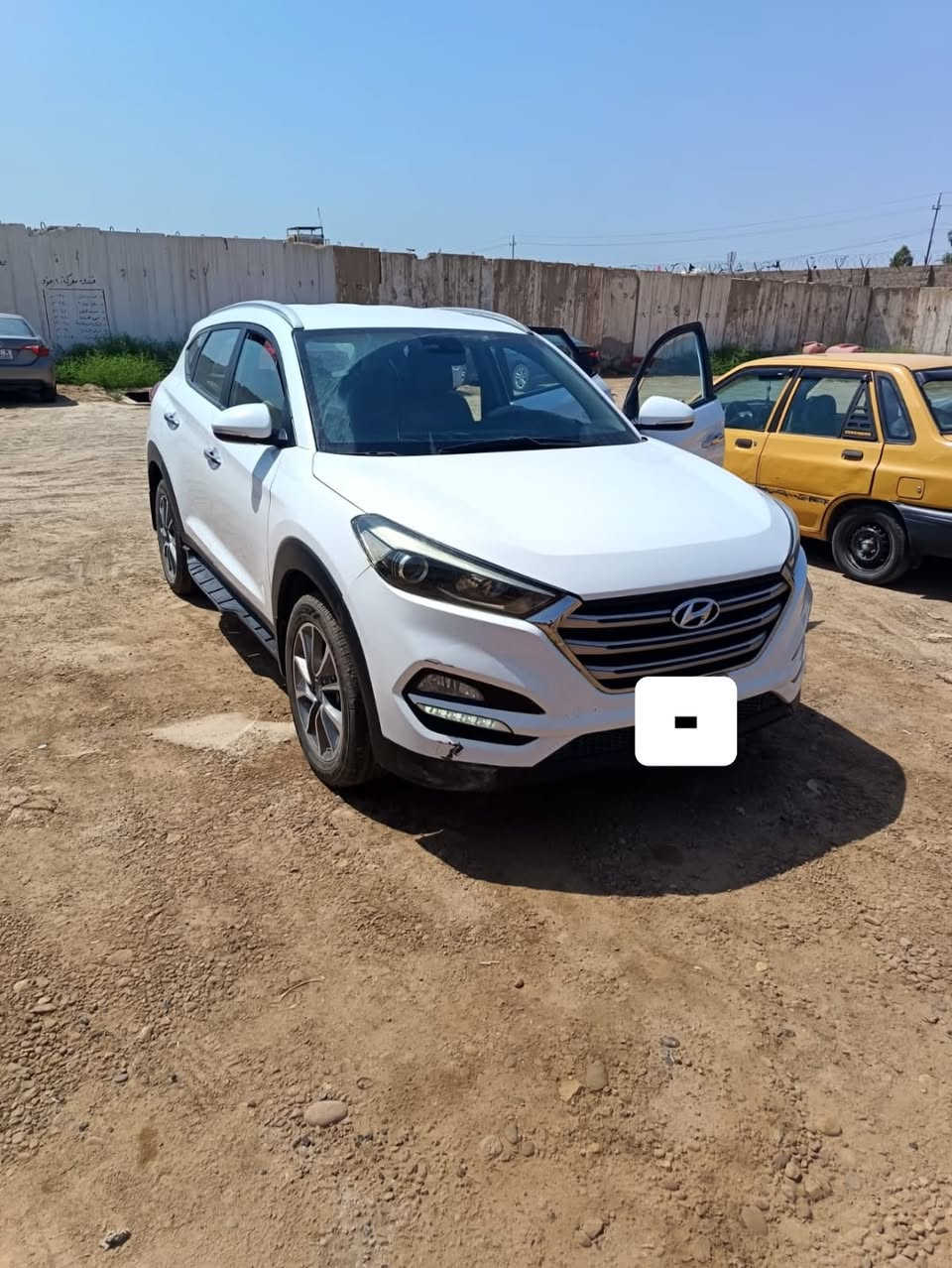 توسان خليجي مديل 2018 صبغ ثلاث قطع لجماليه فقط شرط الفحص رقم شمالي نص فول هاند ابريك رجل المرغوب بالسوك يعني محرك 2000 السعر (150$)وبيها مجال لتفاوض الاتصال على الرقم ***********

