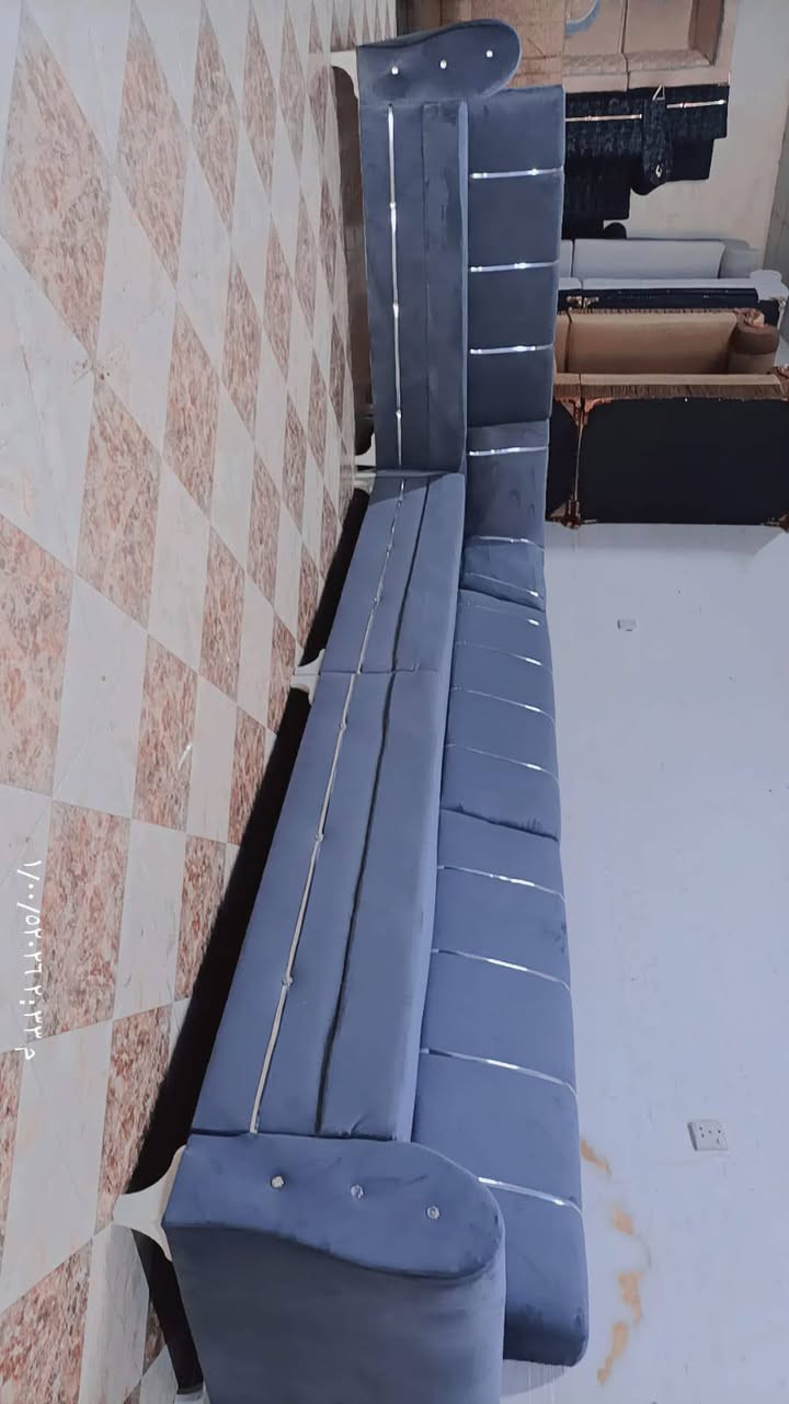 اختار اي دیوان بشرط النظافه التوصیل موجود اسعار مناسبه جدآ 
***********
*********** أربيل, العراق
