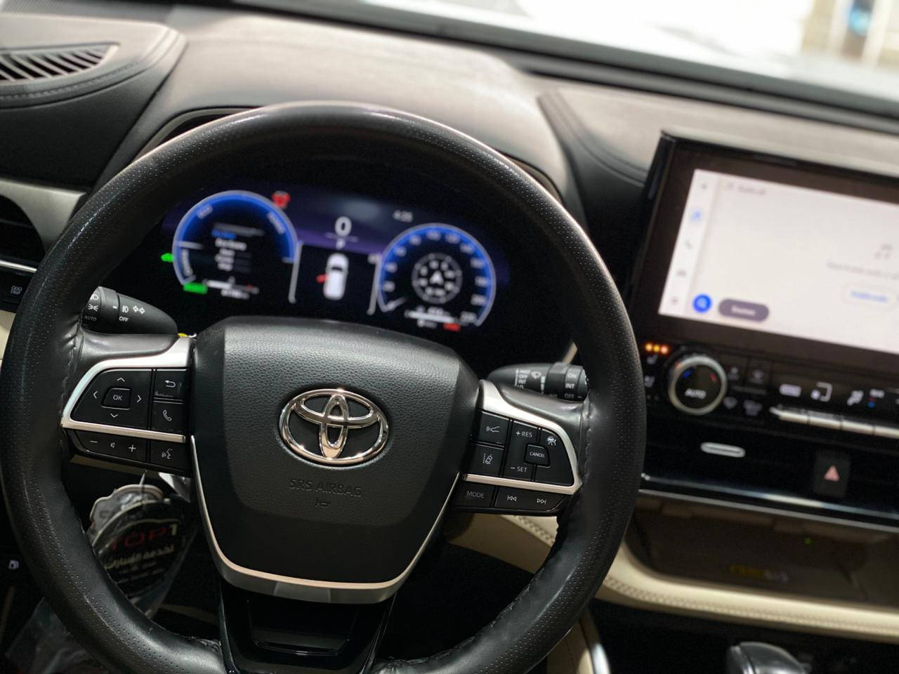 تويوتا هايلندر 2023 وارد أمريكي هايبرد
فئة لمتد فول 1/1 اعلى مواصفات ماشية 61 الف كيلو حقيقي حادثه جداً بسيط بيه حافة البنيد والدعامية ال الأمامية صبغ فقط وبيه بارد بسيط بدون ايرباك او دواخل وشرط الفحص ومحرك وكير كفالة عامة وشرط الفحص والسيارة رقم بغداد الجديد تحويل مباشر ثاني يوم 
السعر هو 34500$الف دولار او 345 
ورقة وبيه مجال وترهم بيع او مراوس مكاني هو بغداد ورقمي ***********
