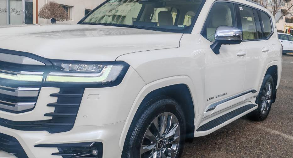 تويوتا لاندكروزر 2025 VX لمتد S شركة ساز بيع مستعجل
سنة الصنع: 2025
المسافة المقطوعة: 1,750 كم فقط
مرقم باسمي – سليمانية
المستورد: SAS
كلين تايتل
السيارة بحالة الوكالة متل زيرو

مكفولة من كل شي
ضمان 10 سنوات
PPF كامل حماية
جام امامي درع
عقد صيانة مجاني من تويوتا العراق لمدة 4 سنوات أو 80,000 كم

🟪 السعر  :: الطلب في التعليقات ويوصلك مباشرة ✍️ 📩

المحرك 6 سلندر سعة 4 لتر بدون تيربو
تحديد سرعة
كاميرا 360 درجة
رادار 360 درجة
كشنات جلد كهربائي مع خزن
کشنات تدفئە و تبرید
فتحة سقف سلاید
تشغيل عن بعد
نظام صوتي JBL
وغيرها الكثير من المواصفات المعروفة في فئة VX Limited S

رقم صاحب السيارة 
***********
