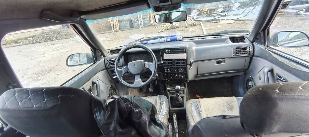 للبيع رينو ١٩ كابون بنزين وكالة مطلقة باسمنا محرك كصة سعر ١٤ بيها مجال
***********
