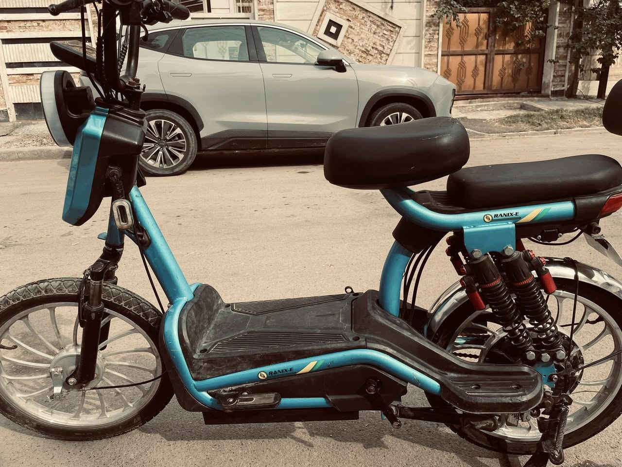 سلام عليكم عيني دراجه شحن للبيع
نوع(ريانX) خمسه باتري  ما بيها باتريات

المهم يجي وياها تحوير سله بايدرات 

وشاحنه الصليه مال دراجه مكان بغداد 
سعر خاص
رقم *********** واتساب
