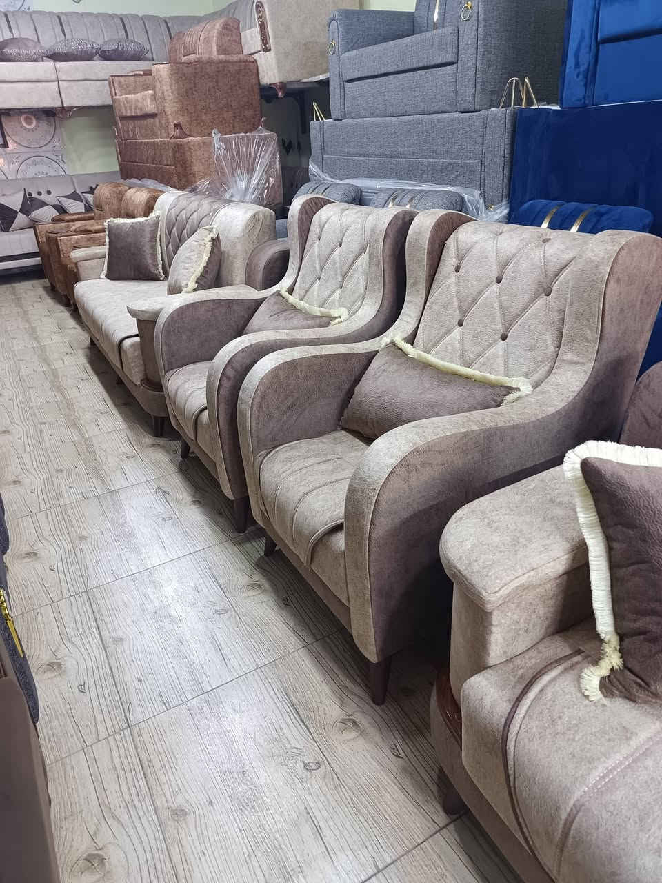 #عروضناا مستمره جمال وناقه وذوق🌹 
#يقدم معرض نور الامير بتخفيضات 💥
#التخامه باسعار مناسبه ✨
#العنوان كوت العزه 💫
#ملاحظه نستبدل القديم بالجديد مع فرق 💥
#ويوجد لديناا دوشمه التخامه ودواوين✨
#الاستفسار اكثر مراسله الصفحه او تصال بالرقم التاليه ✨
👈🏻***********وتساب
***********👉🏻
@إشارةحيدرالبدري
