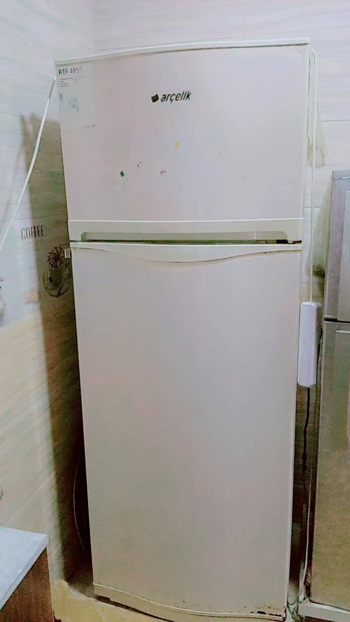 عندي تلاجة ابيع سعر 75الف عنوان ساحة طيران هذا رقمي ***********
