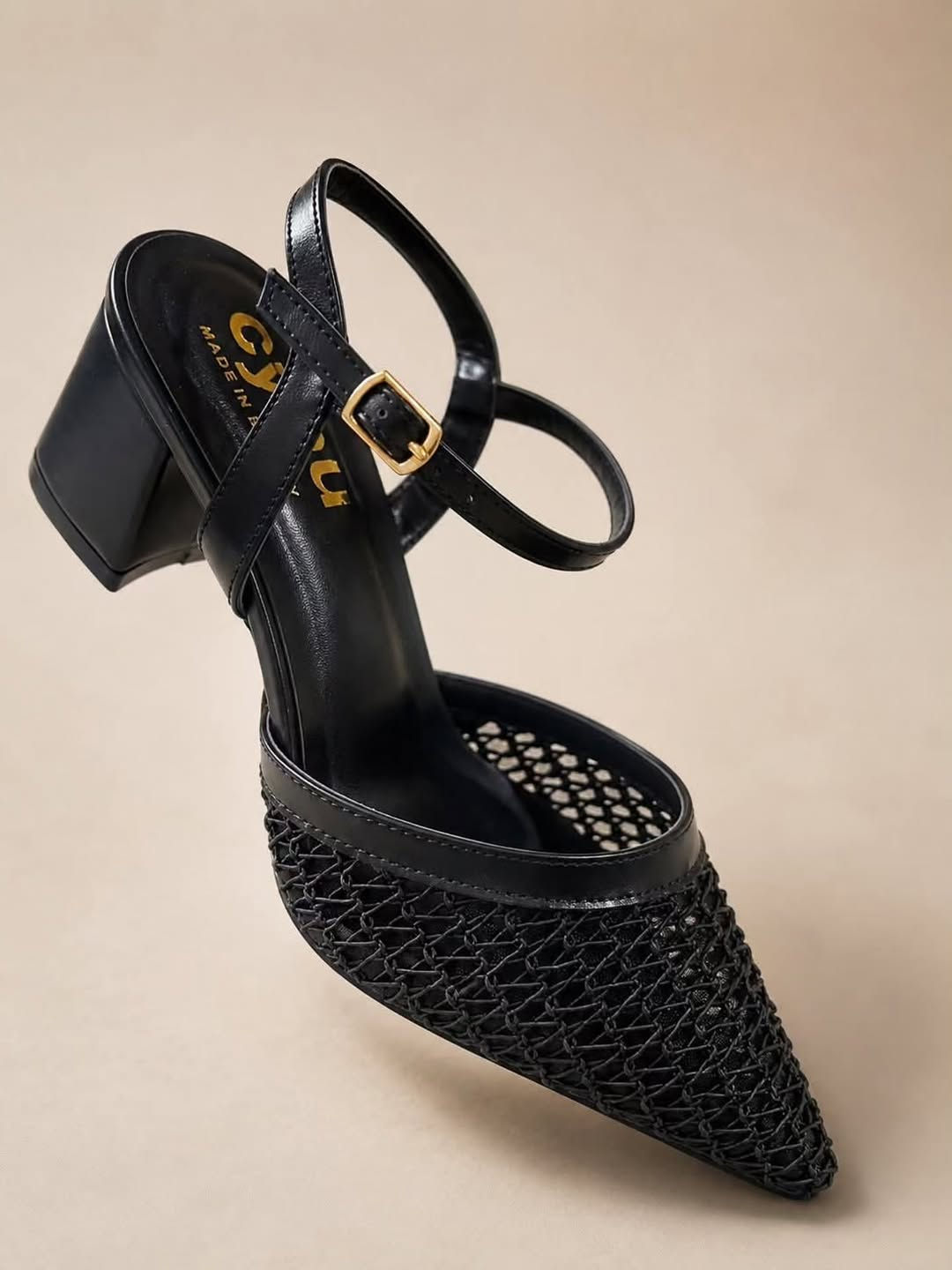 كعب طبي ارتفاع 5cm الأكثر راحة 
Size 37 38 39 40 41
للحجز مراسلة الصفحة أو *********** 
يوجد خدمة توصيل لجميع المحافظات
