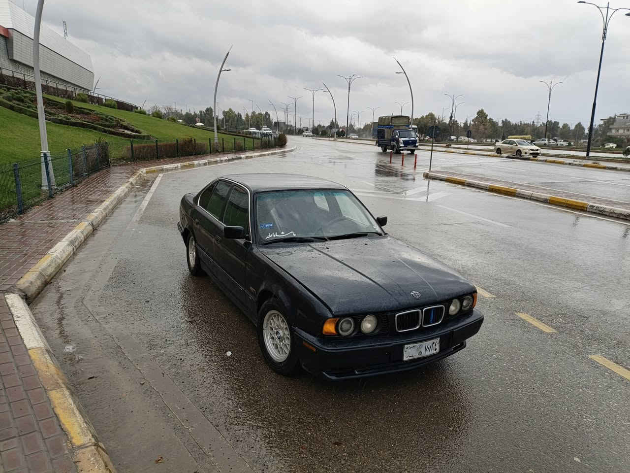 سەرەتا بەناوی خوا فرۆشتنی خێرا بیئێم 528 ئاڕم پلاستیکی سلێمانی مۆدێل 1994 4 جامی کارەبایە دەبڵ ئێرباکە 6 کەلەیە پەردەیە تەبریدە کوشن هیتەرە  بستێکی لای سایەق پێشەوە لەلای ئیشارەتەکە بێناو گردن گێڕ مەکینە کارەبایی ئەکسل بەشەرت ئاڕموو ئەوەلیات موس براوە بەشەرت *********** ڤایبەرو وەتس ئەپیشی لەسەرە
