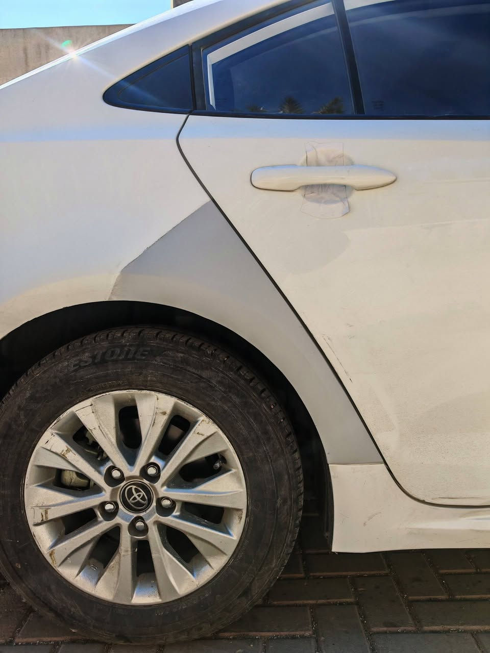 السلام عليكم ورحمة الله وبركاته 
تويوتا كورولا هايبرد الشكل الخليجي
✅ الموديل  2024 
✅ سعة المحرك 1,8L
✅ مرتبط بناقل حركة أوتوماتيكي 
✅ عدد AIR BAG 8
✅ لايت زينون + LED
✅ حجم الاطار 205/55R16 
✅ ويل كب 16
✅ مفتاح التشغيل بصمة
✅ دشبول ديجيتال 
✅ شاشة اصلية
✅ كاميرا دواره 
✅ المقاعد مخمل 
✅ تتسع المقصورة ل 5 ركاب
✅ مثبت السرعة Cruise
✅ تحديد المسار
✅ المودات والأوامر الصوتية
✅ فحص أنظمة السيارة 
✅ حساسات ضغط اطارات 
✅ تبريد شاشة
✅ قطعتين تبريد
✅ هاند بريك بصمة
✅ نظام مانع الانزلاق 
✅ا ISOFIX    ايزو فكس
✅ اوتو هولد Auto Hold 
✅ اشارة في المرايا الجانبية
✅ مخرج منفذ الطاقة
✅ ا  Bluetooth 
✅ تطعيم الدواخل ألمنيوم
✅ أبل كار بلاي CarLife+
السياره حلوه مرتبه عليها عازل حراري أصلي 
السياره بيها طخه بين الباب والجلملغ الخلفي
 شي بسيط جدا موضح بالصورة
بغداد حي العدل
السعر 141
***********
