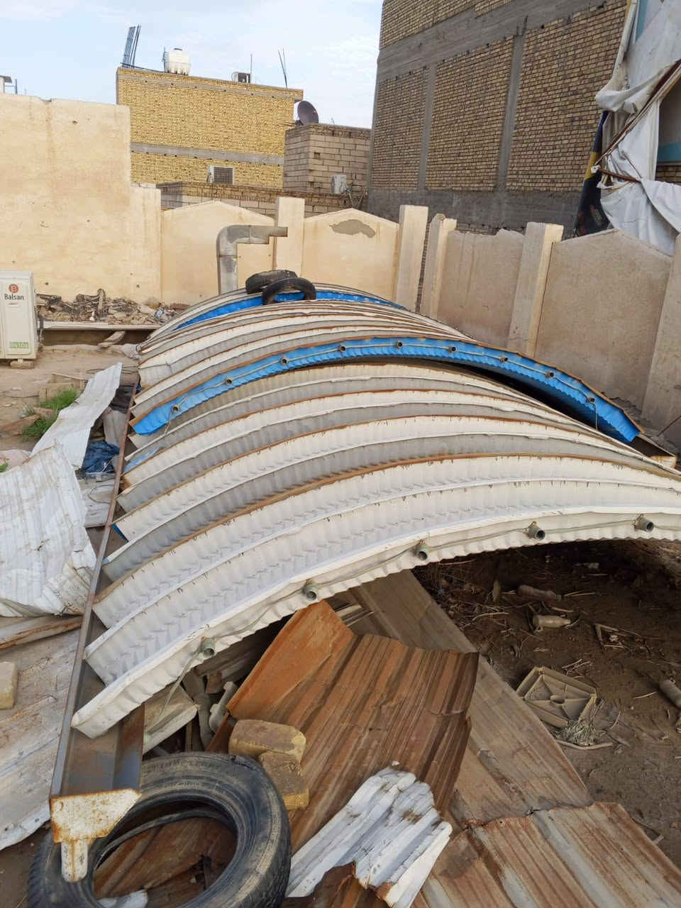 سلام عليكم سقيفة كالبسان قطعتين 5×5 السعر 750وبيها مجال قليل العنوان ناصرية مركز الرقم ***********
