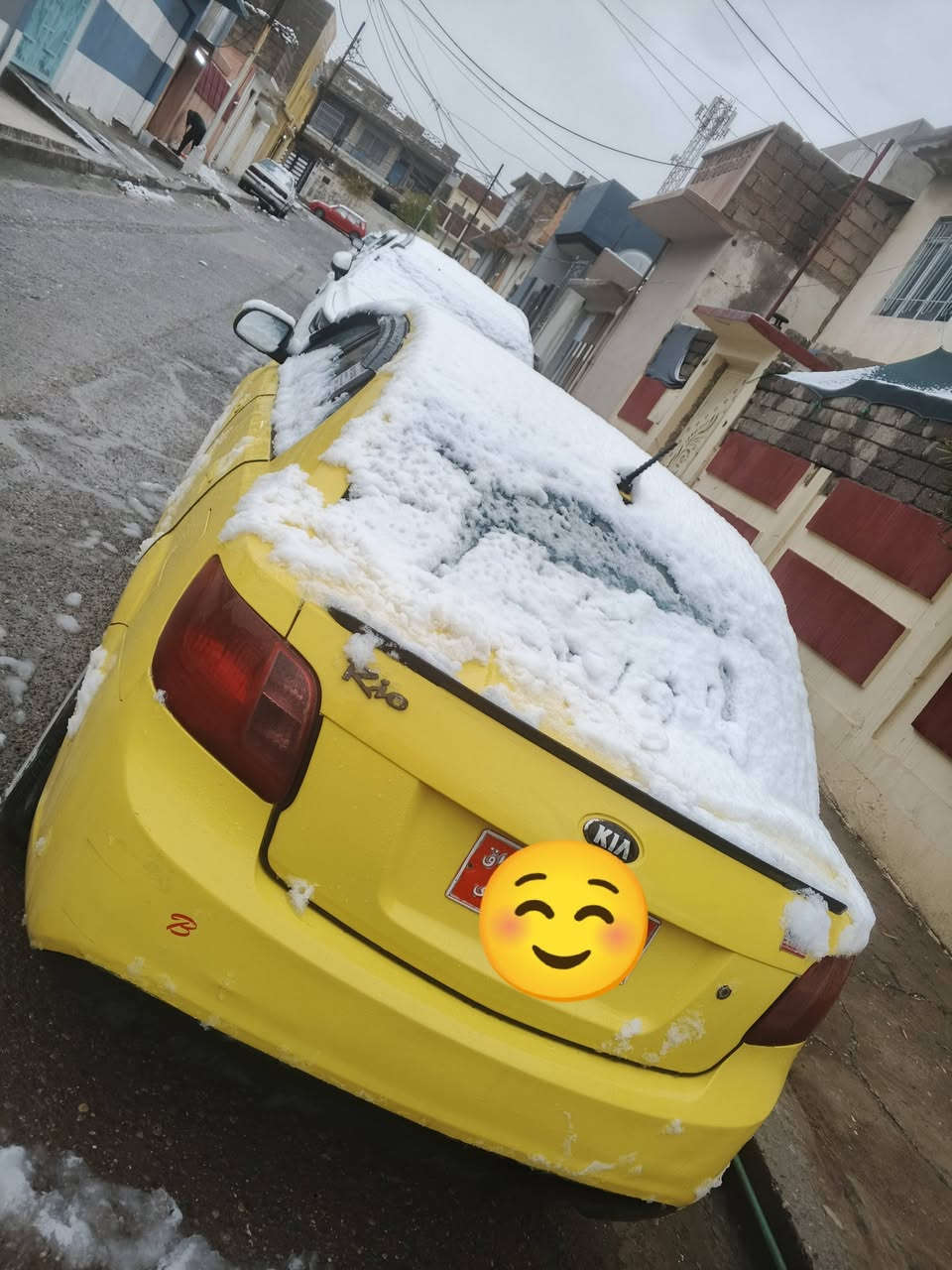 السلام عليكم تكسي ريو موديل 11 محرك 16 بلادي للبيع رقم نينوى احمر الأرقام تنزل من سعرها أو اذا يريد الشراي اني اكملها هم حاضر وكلشي موضح بالصور وشرط التحويل هيئة وغرامات صفر وهذا رقمي هم ***********
