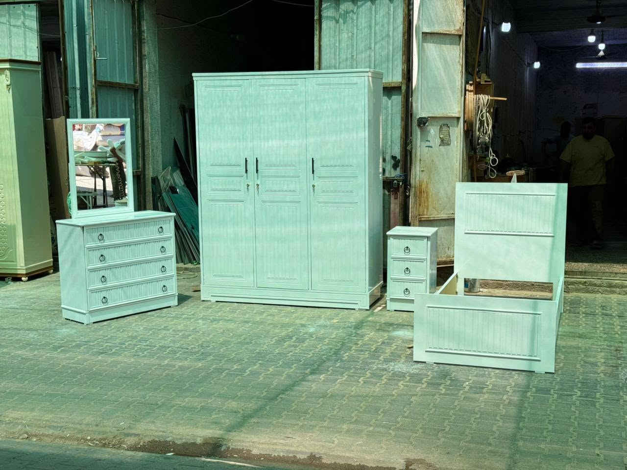 غرف شبابية كربلاء المقدسة طريق حر الإعدادية الصناعه علي البغدادي لتجهيز غرف نوم  جميع غرف موجود عندي  وموديلات ***********/***********
