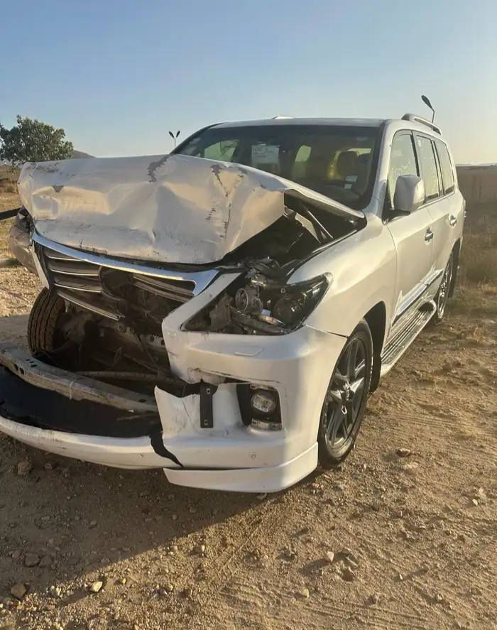 السلام عليكم ورحمة الله🌹

للبيع تويوتا لكزز ياباني اصلي 

موديل 2012 اصل بلادي بانزين

Sport 5700 LX حجم المكينه

ابيع على حادثها الي بصوره كير والمكينه مكفولات وظع الشركه

الشاصي مكفول بدون ظئرر 

مكينه شغاله والكير شغال بشرط

ماشيه 120000 الف اصلها بلادي

مكفوله من الصبغ والكص سابقأ

السياره استعمال شخصي اكفلها عدا الحادث الي موظح بلصورة ويرباطات طاكه
 

 رقم اربيل🚩 نكليزي الجديد باسمي شخصيأ

كفاله عامه من كلشي ظربه وصبغ وشخط قبل الحادث 

السعر 📍(( 150$ ورقه )) فقط ,وبيها مجال 

ملاحظه:::# توصل اي محافظه تريدها 
 حسب الاتفاق طبعأ

للاستفسار اكثر اتصال أو وتساب 

***********
