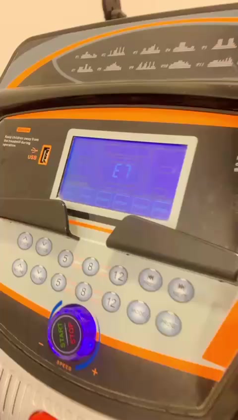 جهاز جري (تريدميل) منزليالحالة: نظيف جداً واستعمال قليل شغال  100٪ وما بيه أي عطل

مناسب للرياضة بالبيت وإنقاص الوزن

اللي مهتم يراسلني خا جهاز جري مستعمل كولش قليل يمكن مرتين مشتغل  للحجز واتساب ***********
