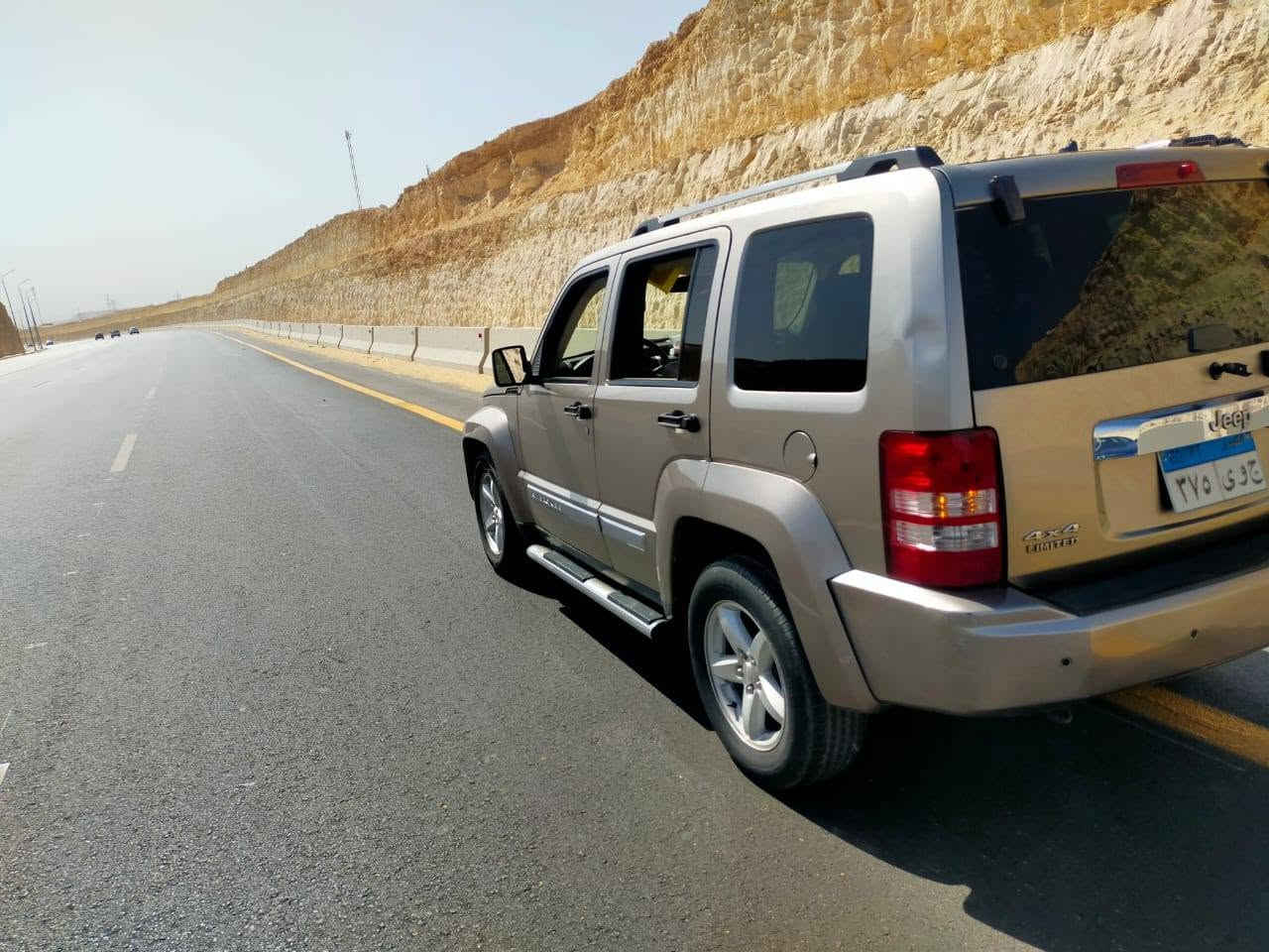 موديل 2010 
رخصه باسم مالك بدون توكيلات 
مرور عين الصيره
العربيه فابريكا بالكامل بره وجوه 
رشه اكصدامين ودواير
رخصه سنتين 
مطلوب ٧٥٠
٠١٢٢٧٧٤٤٦٦٤


**إذا كنت صاحب هذا الإعلان وتريد حذفه لأي سبب، رجاءا أرسل رسالة إلى الدعم الفني**