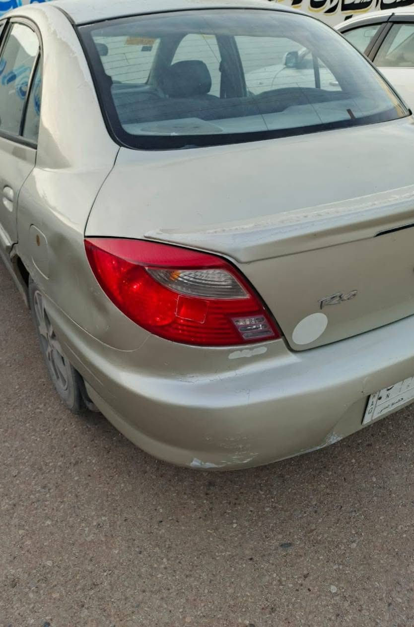 السلام عليكم 
سيارة كيا ريو للبيع موديل ٢٠٠٠ كير عادي تبريد شغال 
رقم بغداد لوحة الماني الجديد 
سنوية بإسمي لل ٢٠٢٨ السعر ٣٧ ورقة 
 مكان السيارة الرمادي 
للإستفسار  ***********
