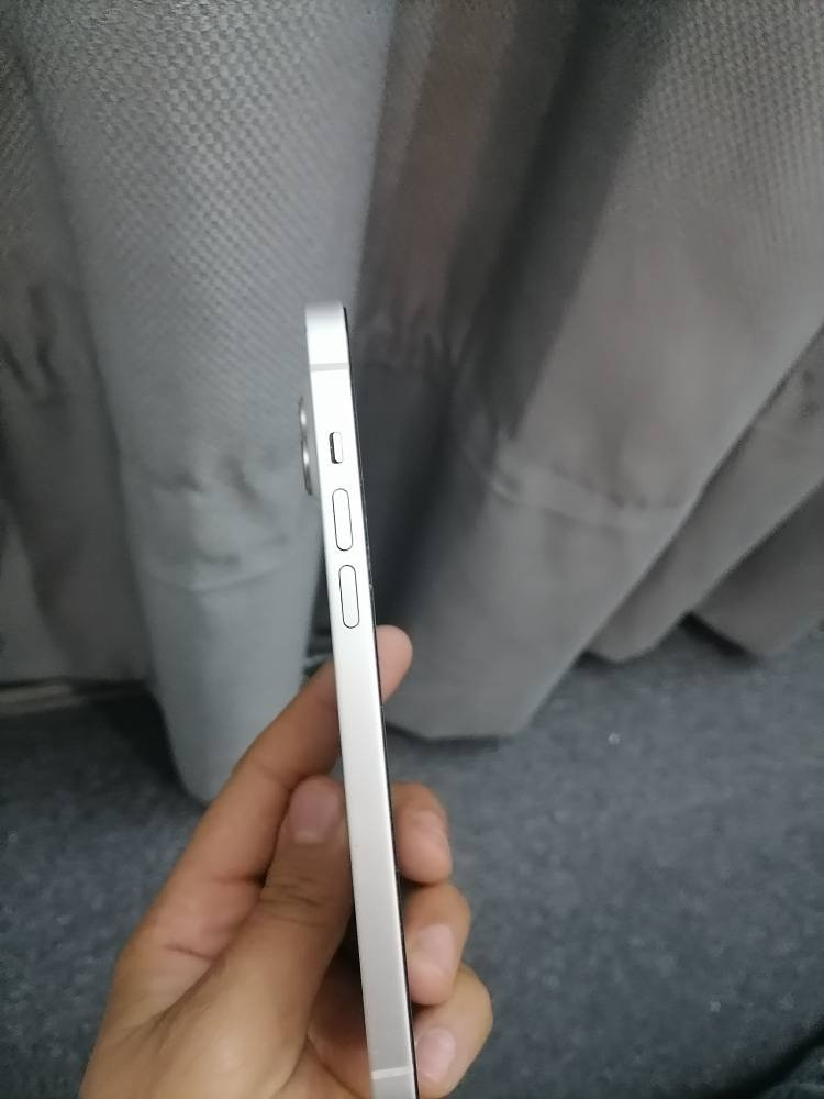 ايفون ١٤ بلاس نضافة ٩٥٪ المسحة ٢٥٦ شريحة الاكترونيا البطارية ٨٣٪ الجهاز ممفتوح ولا مصلح السعر ٦٠٠ تواصل ***********
