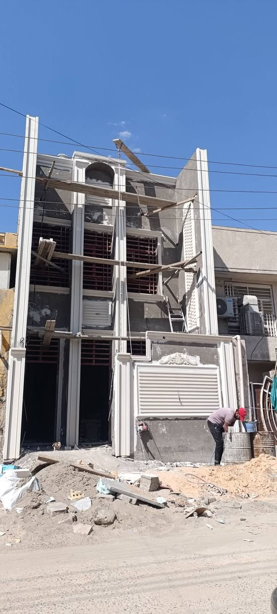 السلام عليكم.. 
لباخ متفرغ...من بغداد العبيدي.. 
لبخ صقل جراره طلس لبخ ونثر تصفير مصاطر.. ديكور سحبات فوم...... واجهيات گباله والباقي عالمتر.. واطلع باليوميه... التزام
رقم واتساب ***********
