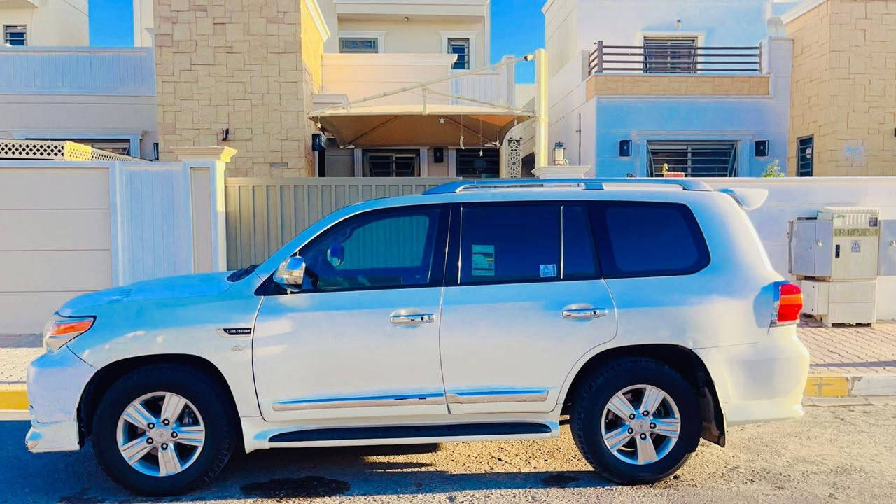 السلام  عليكم  . لاندكروزر  في إكس آر 8سلندر فول موصفات  مال لكزز  موديل 2009 بيها قطعتين رش فقط بدون داخل او معجون سياره نظيفة  رقم مميز/ 10003/ اربيل  الاستفسار  على رقم *********** وسام .
