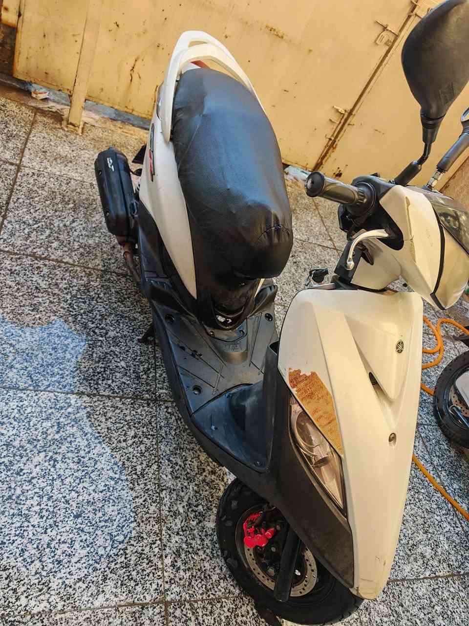 ثعلب نوزل
السعر ٥٥٠ الف 
شغاله كامله 
بس بيه خربطه بالجويتر شويه 
مكان بغداد جكوك 
فقط متواجد هاتف 
***********
