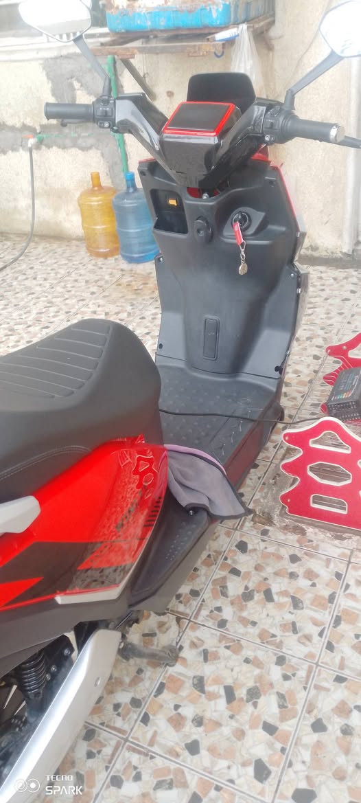 السلام عليكم...
دراجه سكنس تو صفر سبروت ونلي للبيع موديل 2025
الموصفات.
6باتري ملف 2500
تمشي اكثر من 75كيلو بالشحنه الواحده
3سرع 150سرعته حقيقي تنطيك 120
اشاير يمنه وويسره مري جانبيه.
وتر بروف (ضد المي)
دراجه كلش حلوه ونضيفه بس شوي كسور بالكفرات مالته بسيطه دراجه قويه وثكيله انطلاقيه فول
السعر 550وبيه. مجال للشراي
مكاني بغداد الدوره حي اسيا
التواصل خاص او واتساب
***********
