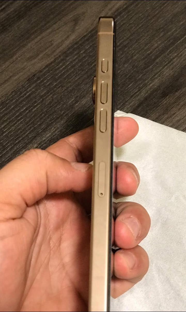 السلام عليكم
آيفون ١٦ برو ماكس
ذاكرة ٢٥٦
بطارية ٩٣
الجهاز نظيف نسبتة اكثر من ٩٥٪؜
رايده بمليون و ٣٢٥  و بي مجال بسيط

للتواصل  ***********
