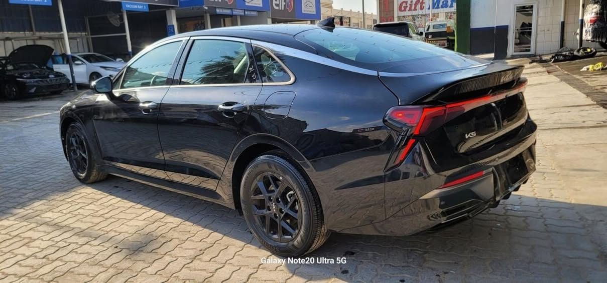 المهيمن لتجارة السيارات بإدارة المهندس سلام ربيع الغزي 
نوع السيارة: كيا كي فايف k5 LXS مصلح بدون كمرك ب139
الموديل : 2025
حجم المحرك:  2.5
 الضرر : صبغ قطعه وحده جاملغ فقط
للأستفسار :
***********
قسم المزاد متوفر واتساب 
https://chat.whatsapp.com/EjN99lklvszHKKEmF0UnR7?mode=gi_t
‏سرعة في الشحن واسعار تنافسية في النقل
‌‎يتوفر لدينا نقل على جميع موانئ ومنافذ العراق 
‌‎تخليص وايصال السيارة الى جميع المحافظات
#mohammed
