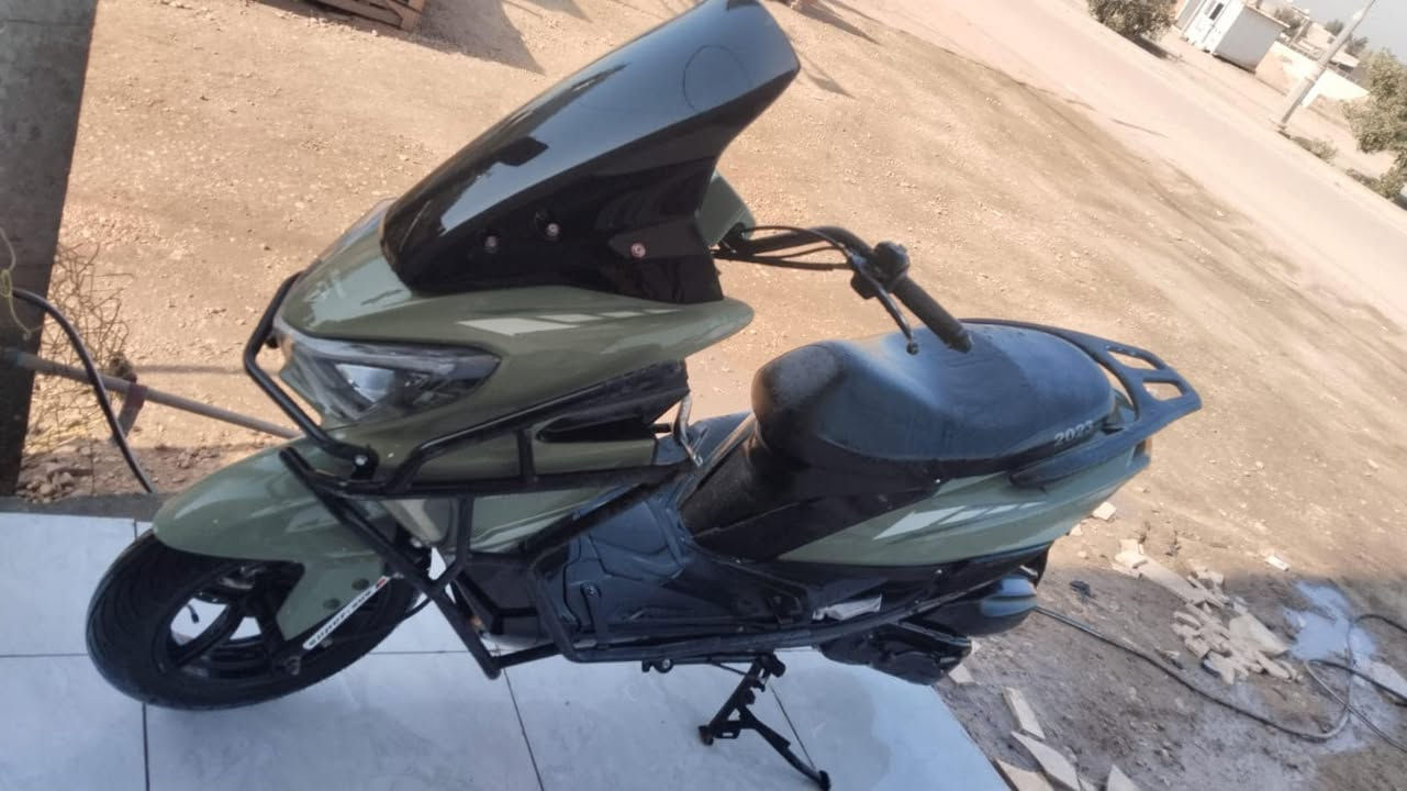 سلام عليكم دراجة سترونك اخت الجديدة مكفولة للبيع الرقم ***********
متواجد واتساب
