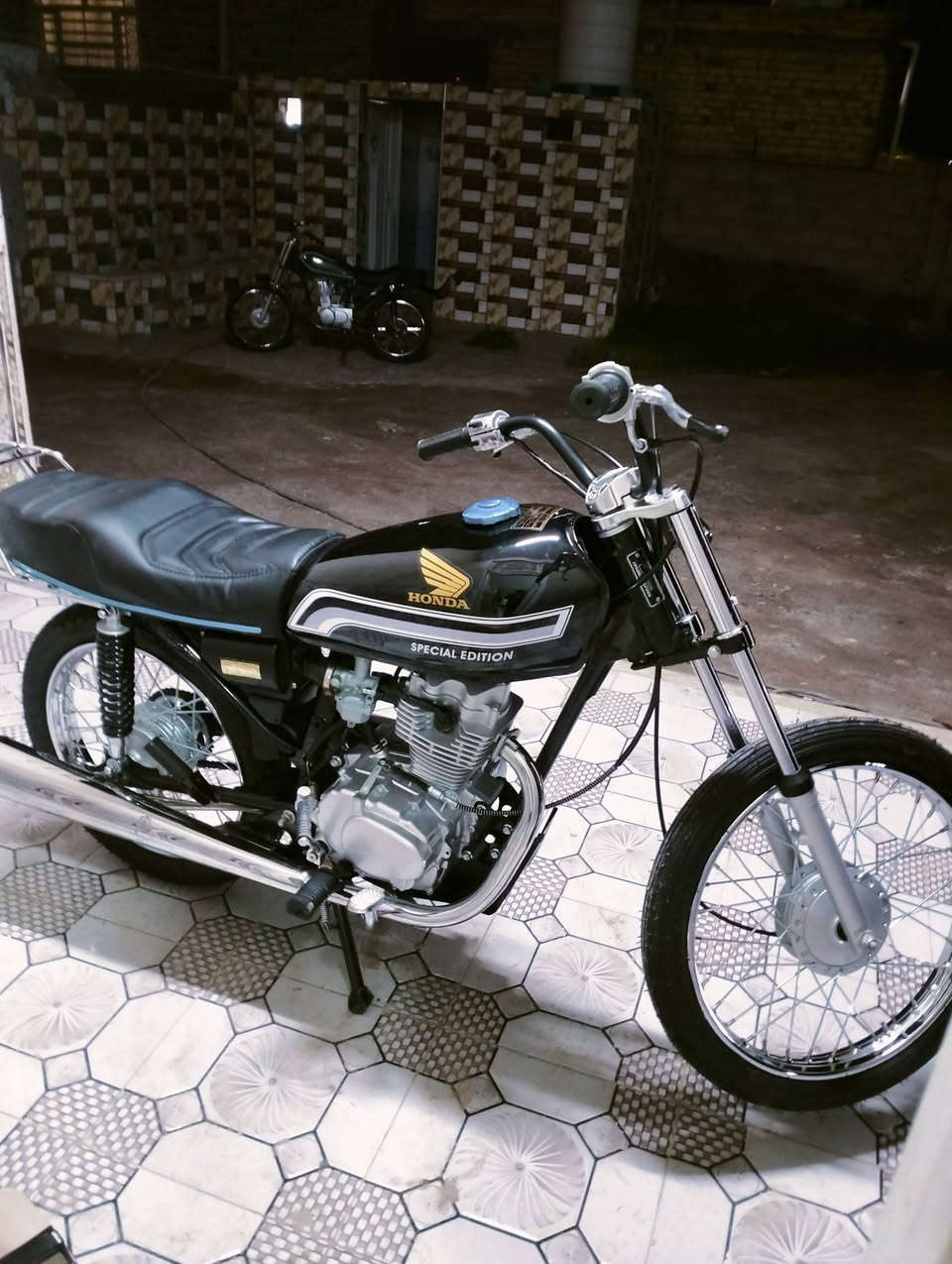 دراجه للبيع تعمير اقل الشهر بعدهي ع سحگ شاصي 26سكنر سعر 750
مكان رفاعي الشراي يتصل ***********
