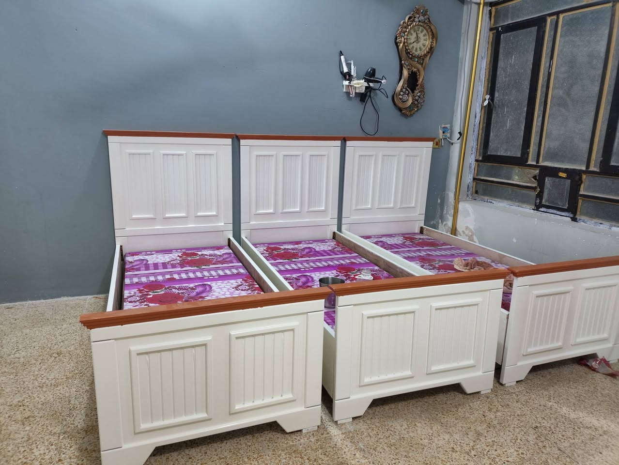 مساء الخير والعافيه متابعين الصفحه
تم تسليم طلب الزبون غرفه شبابيه 6 ابواب طا بقين 
نجاره عراقيه. الموديل تركي 
نشتغل حسب الطلب كل الموديلات التركيه 
نجاره علي كاضم 
بابل الحمزه الغربي 
واتساب ***********
