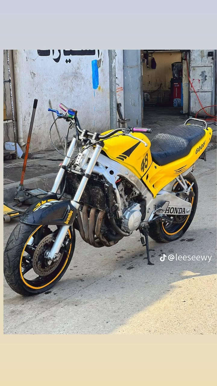 السلام عليكم دراجه بطح للبيع موديل 2004 دراجه نضيفه السعر 1700وبيه مجال قليل الاستفسار عله هاذه الرقم ***********
