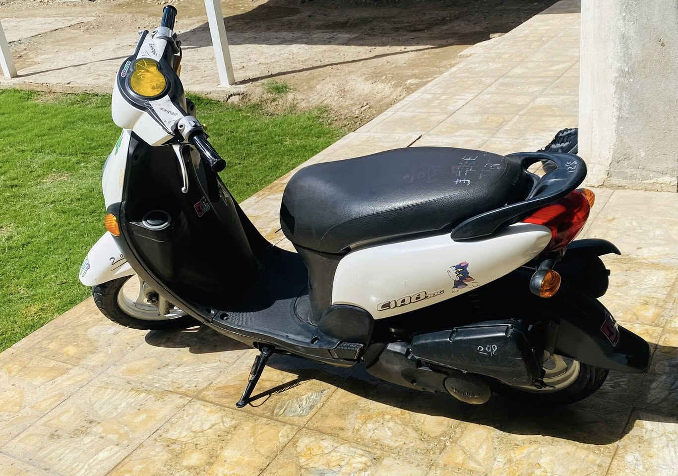 السلام عليكم دراجه فله البيع الدراجه جديده بعنه الكلمه كفاله عامه جيب فيتر وتعال افحص مكان حي اعلام هاتف *********** سعره 850 وبيه محال
