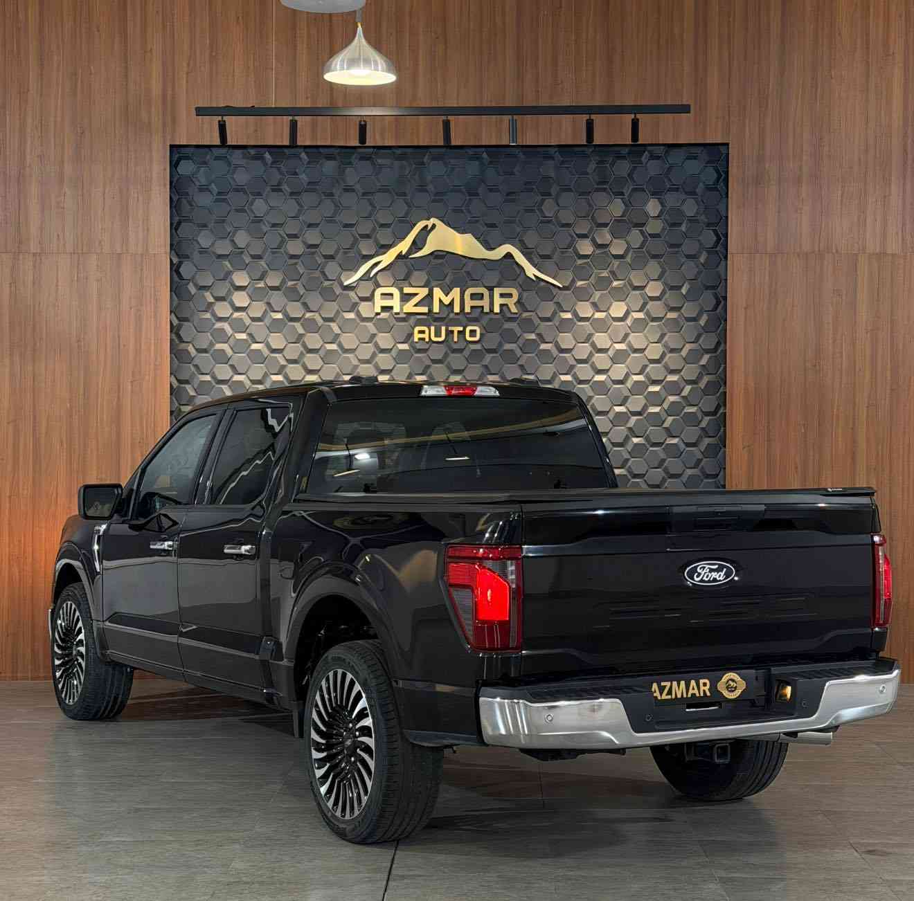 Ford F-150 XLT
2025
ماشية : 3 الف فقط
سلندر: 6 سلندر
محرک: 2.7
‎الكاميرا الخلفية - التحكم على المنحدرات - مستشعر وقوف - تدفئة المقاعد - مثبت السرعة - نوافذ كهربائية - نظام فرملة الطوارئ - 8 وسادة هوائية - المصابيح الأمامية ليد - قفل مركزي للأبواب - مانع الانزلاق - رادار

السيارة وارد امريكي بنيد و جاملغ صبغ 

سعر : 315$ ورقة
للاستفسار : ***********
العنوان : السليمانية المعارض الجديدة شركة ازمر اوتو معرض رقم ٣٤
