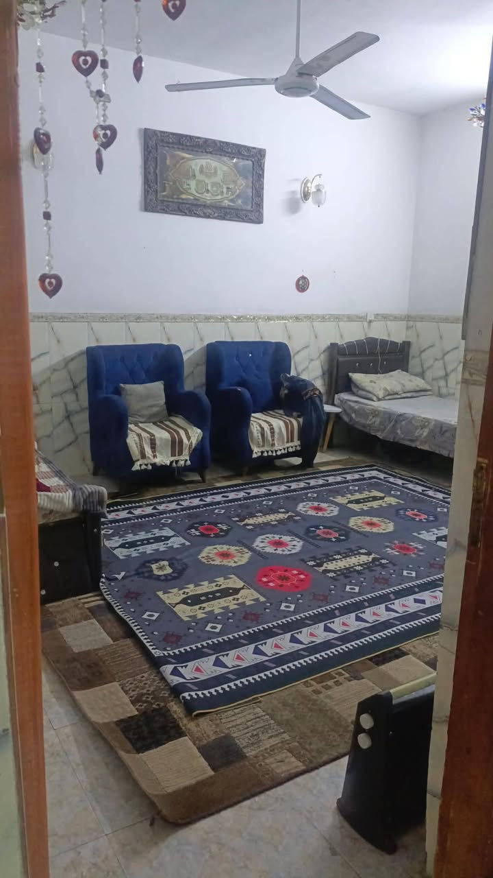 بيت للبيع طابو صرف مساحه 200متر نزال 20واجهه 10 مكان الشعب الحي الصناعي الاستفسار الاتصال على رقم ***********
